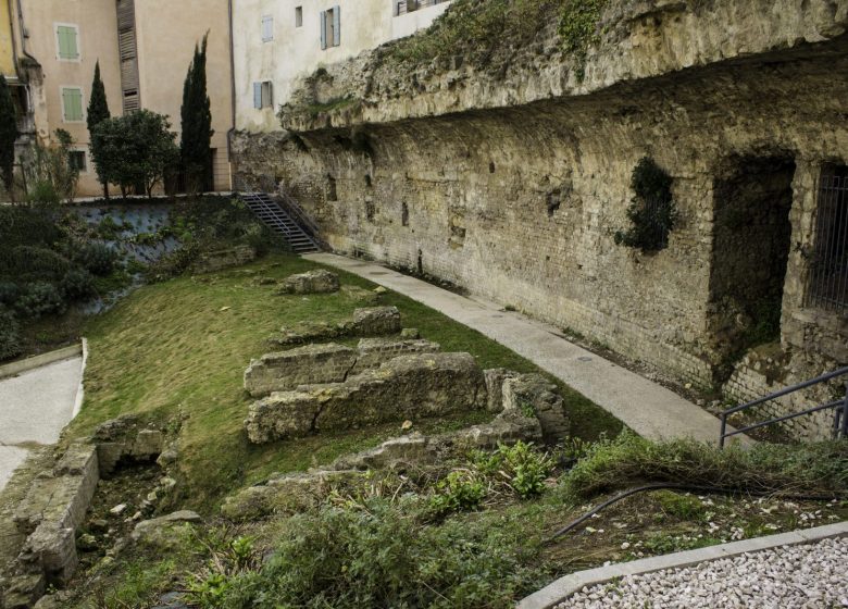 AMPHITHÉÂTRE ROMAIN