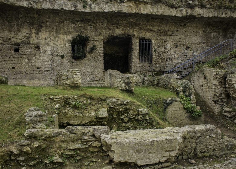 AMPHITHÉÂTRE ROMAIN