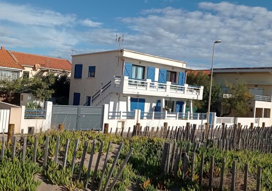 EN 1ERE LIGNE  ET ACCÈS DIRECT A LA PLAGE AU “FLOTS BLEUS” A VALRAS-PLAGE